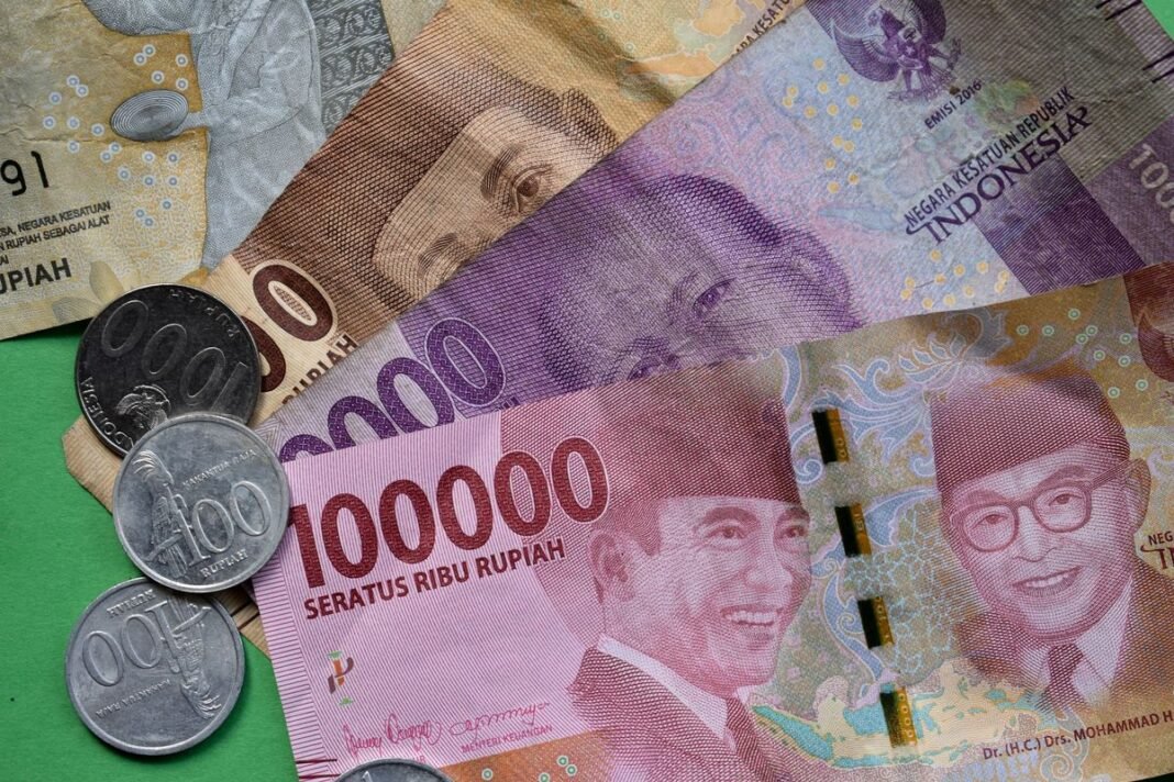 Simak! Kurs Rupiah Hari Ini di 5 Bank Besar, Siapa Tawarkan Nilai Tukar Tertinggi?