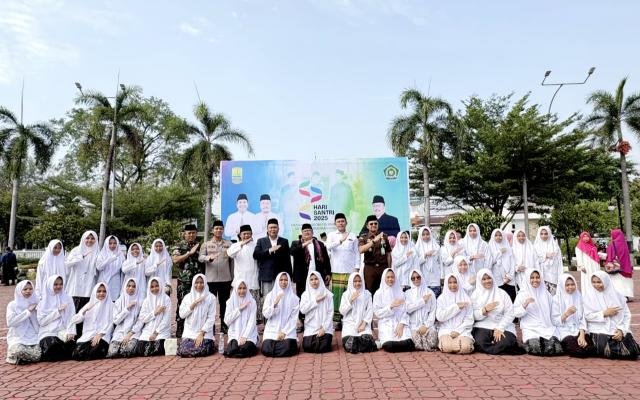 Hari Santri 2025: Wabup Maslani Ajak Santri Berilmu, Berakhlak, dan Berdaya di Tengah Perkembangan Zaman