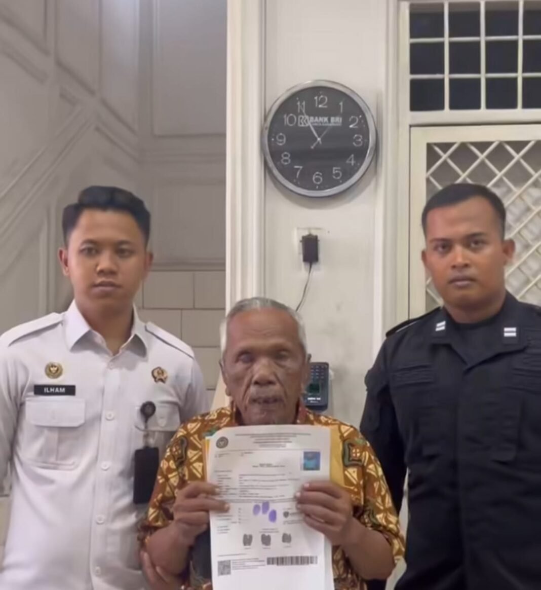 Enam Tahun Lebih Berada di Balik Jeruji, Sukrim (83) Kini Berhak Nikmati Masa Tua Bersama Keluarga