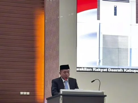 Rapat Paripurna DPRD Karawang Dihadiri Bupati Aep, Bahas Agenda Masa Reses I