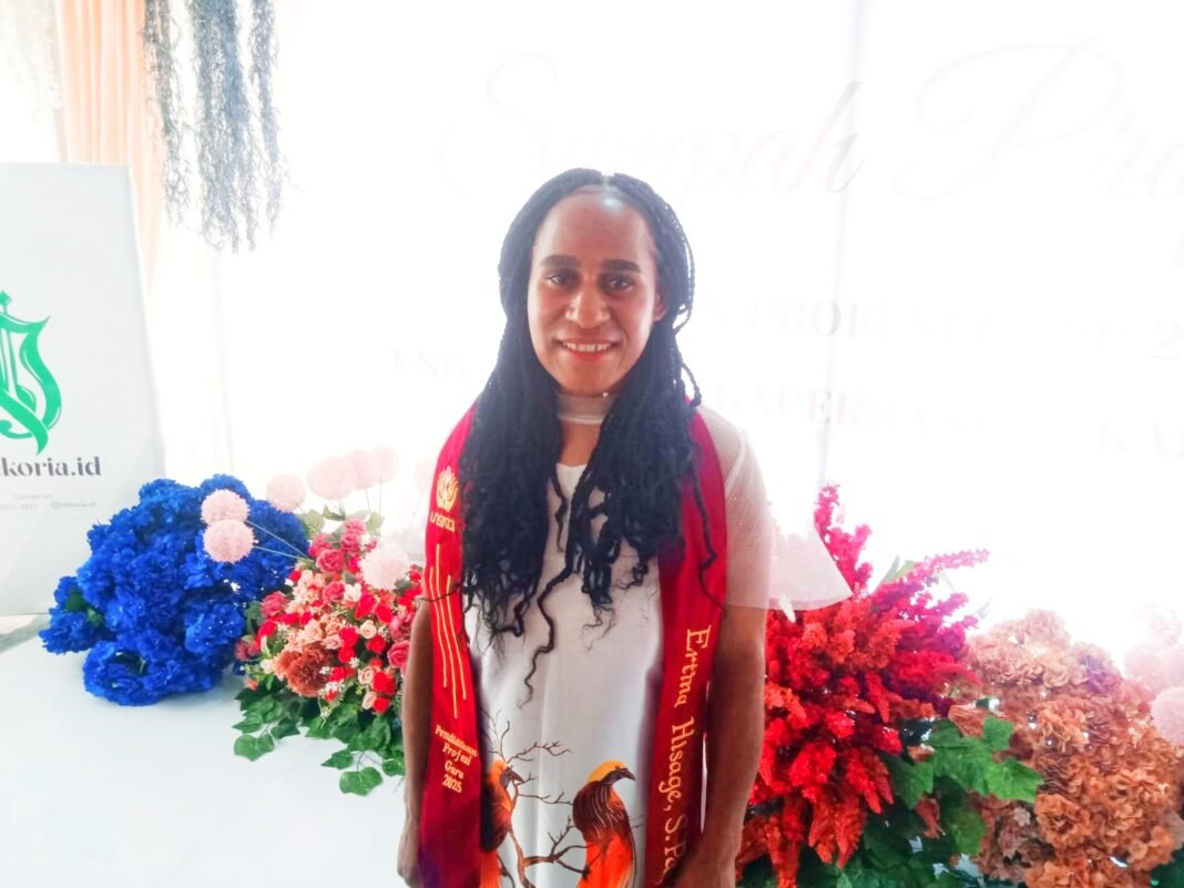 Terkendala Sinyal dan Jarak, Ertina Hisage dari Papua Akhirnya Raih Gelar Guru Profesional di Unsika