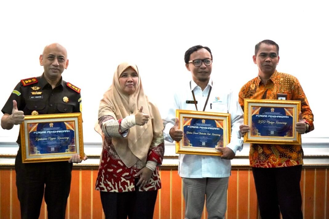 Prestasi Gemilang! Kejari Karawang Nomor 1 Laporan Keuangan Terbaik di Karawang