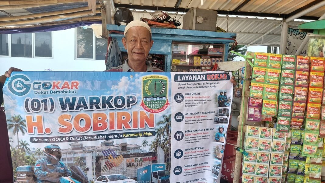 GOKAR Bagikan Spanduk Gratis untuk Pedagang Kantin Pemda